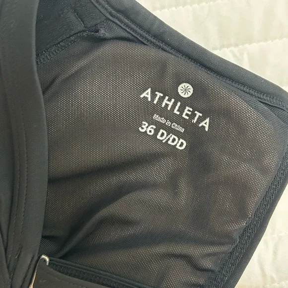 Athleta twist front bikini top with underwire 36D/DD - Picture 6 of 6